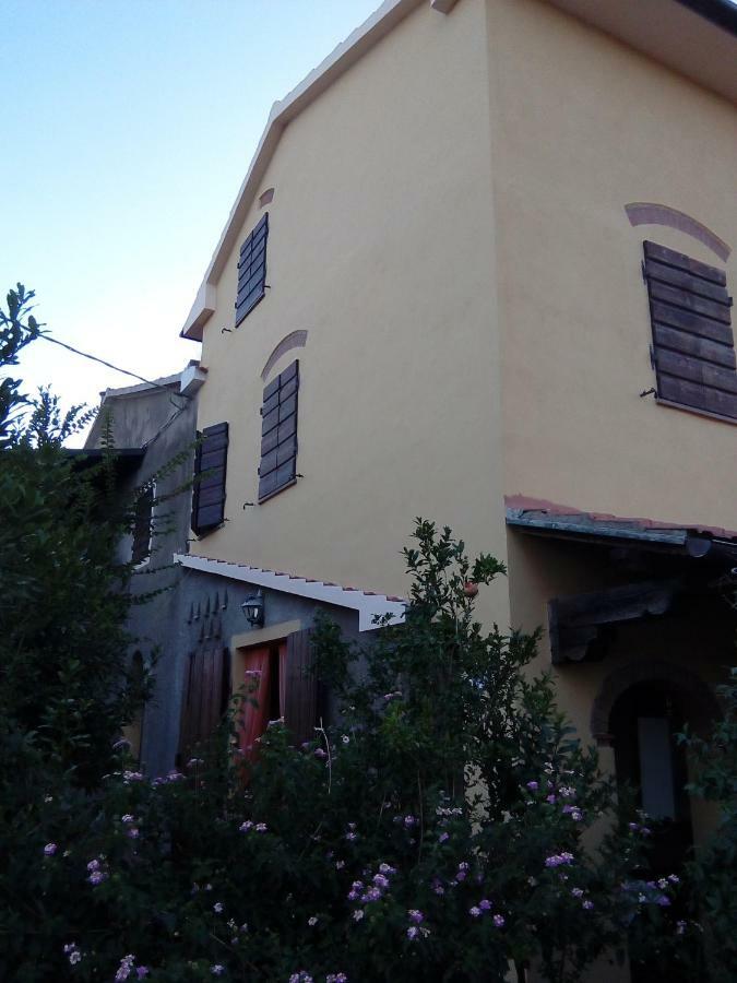 Carlo'S Country House Castellina Marittima Eksteriør bilde